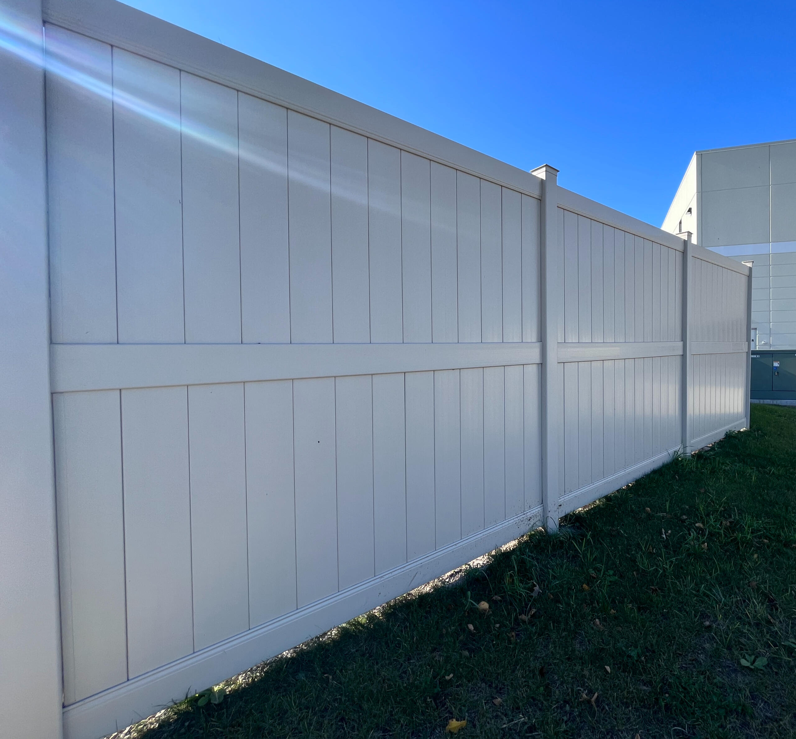 Commercial Vinyl Fence Company Illinois